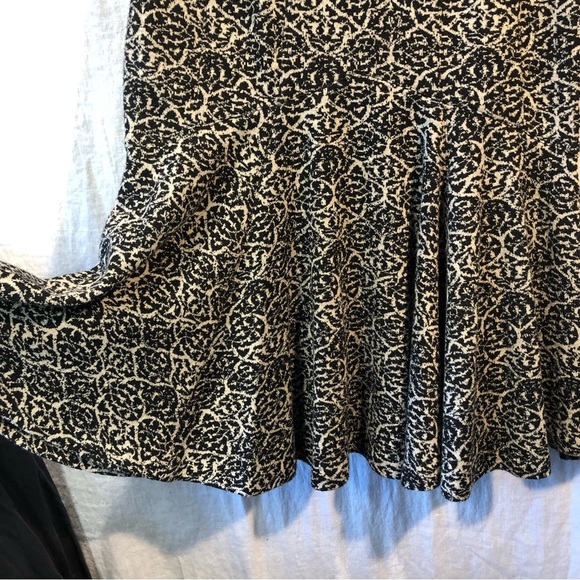 Diane Von Furstenberg wool blend stretch skirt black and tan flare edge 8 - Picture 4 of 8